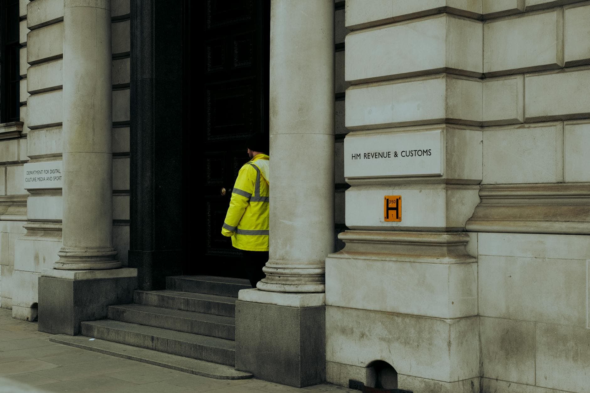 Understanding Bailiff Warrant of Control in the UK